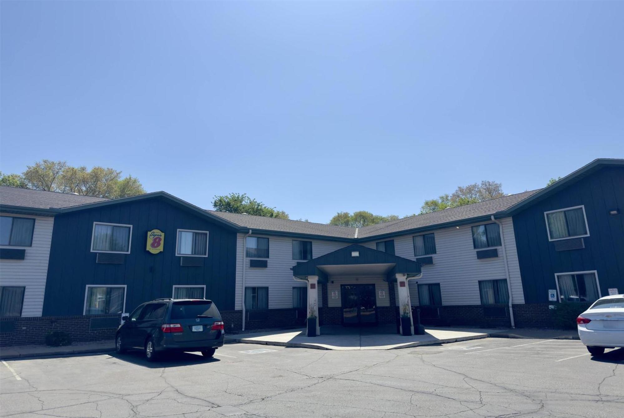 Super 8 By Wyndham Shakopee Hotel Exterior photo